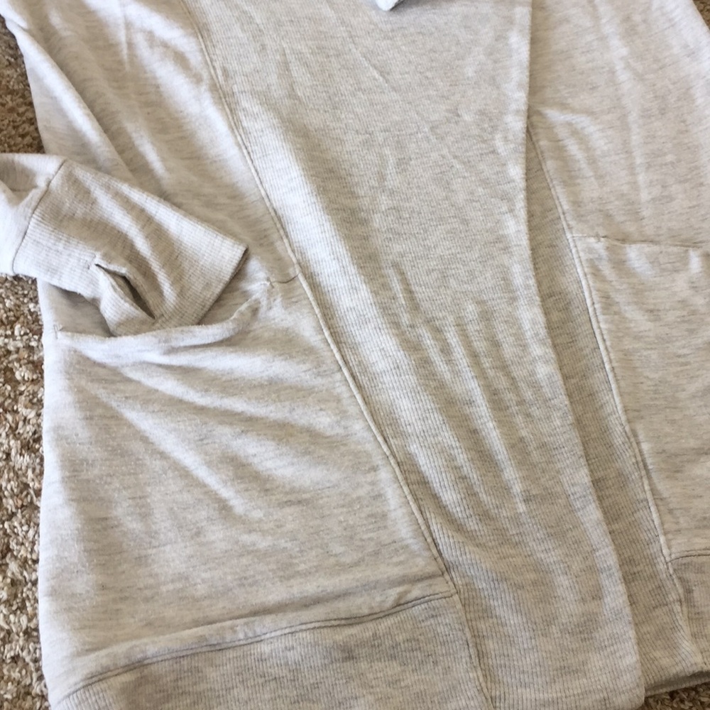 Athleta Studio Wrap Soft Front Pockets/Thumb Holes - image 7